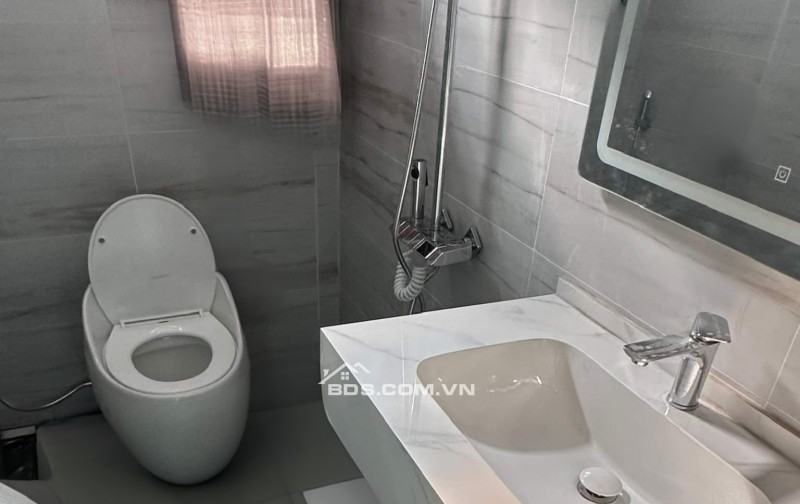Cho thuê nhà mới, căn góc, Mai Hắc Đế, thang máy; vỉa hè 91m2* 5T- 31 Tr